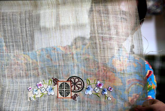 上饒沙溪:織麻人,&ldquo;中國草&rdquo;變&ldquo;富貴衣&rdquo;?